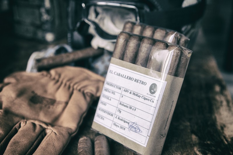 El Caballero Retro Robusto